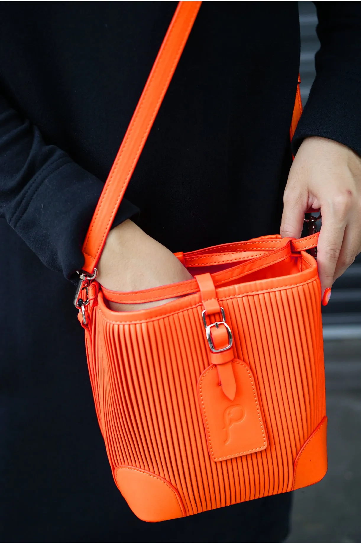 ELEPH BUCKET BAG - M : Orange