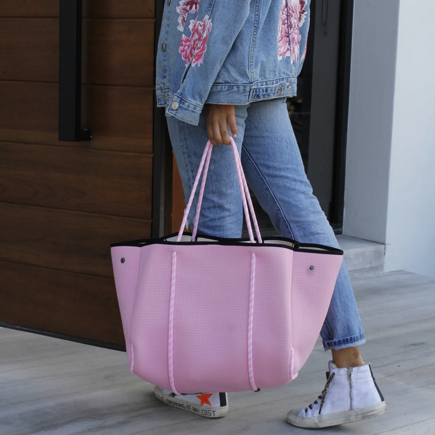 EVERYDAY TOTE BARBIE