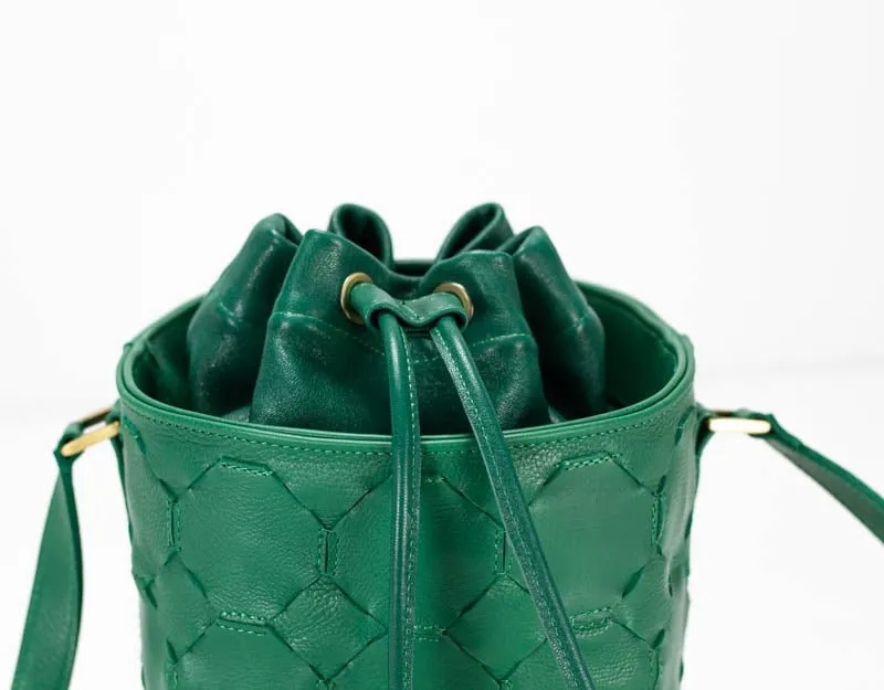 Helon bucket bag - Handwoven Jade green leather