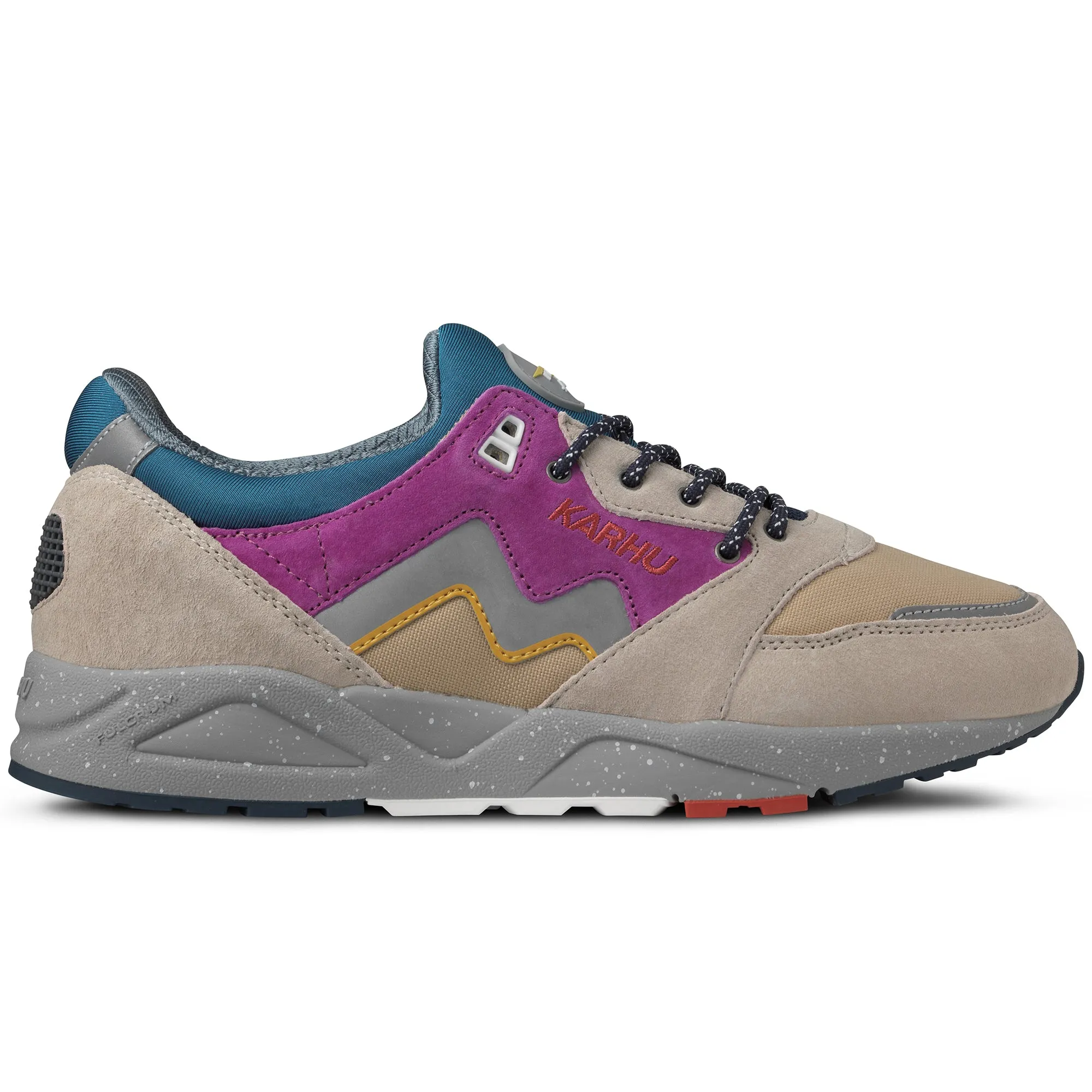 Karhu Aria 95 Trainers - Silver Lining / Mulberry