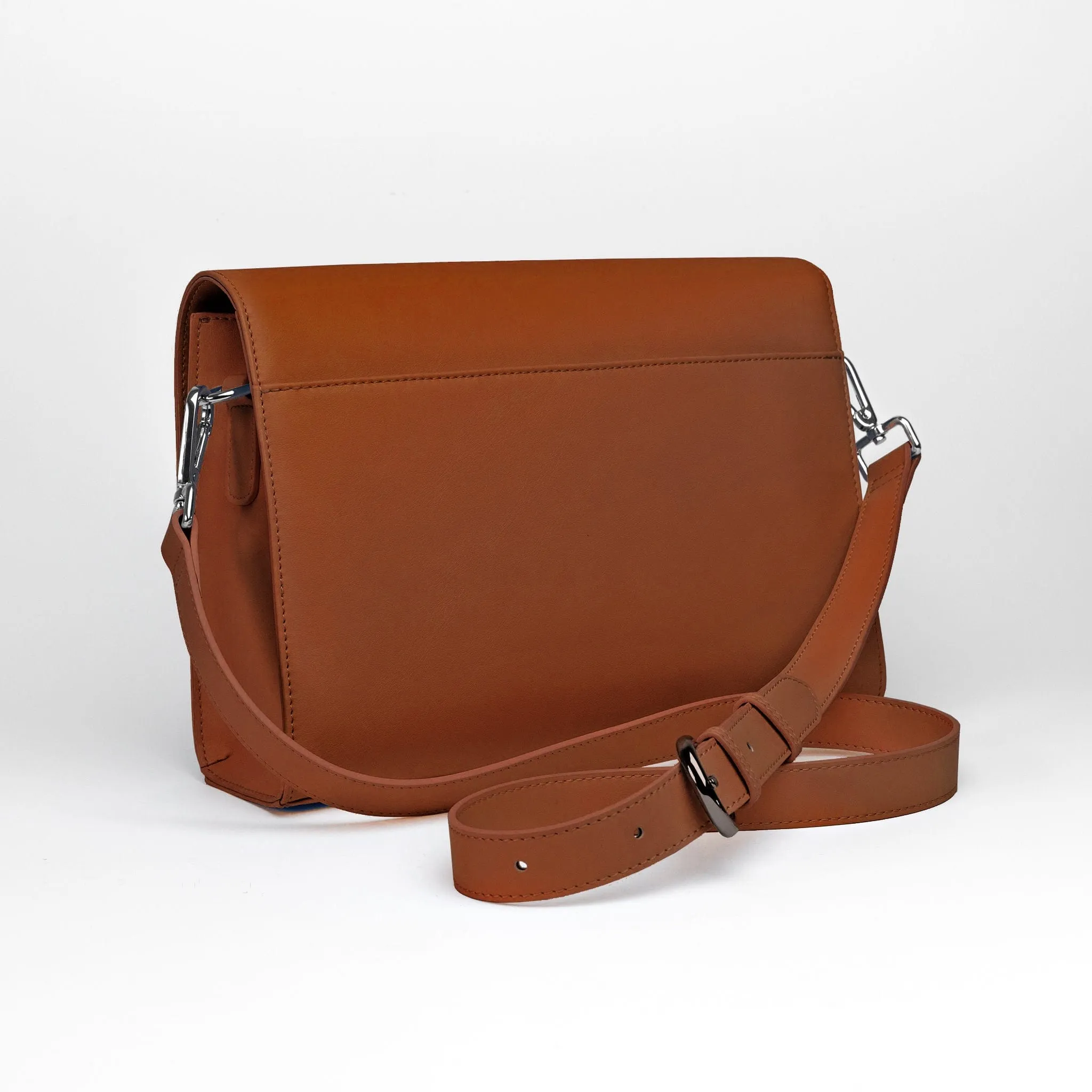 Wisteria Apple Leather Vegan Shoulder Bag | Tan